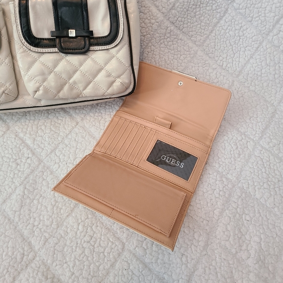 GUESS Jill Handbag and Wallet - Picture 3 of 6